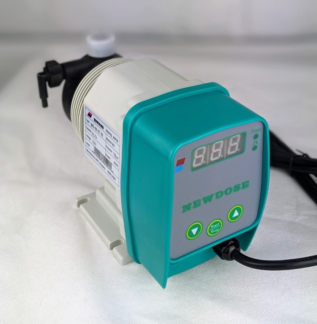 Мембранный дозирующий насос NewDose DFD-06-08-NX, 6 л/ч, 160 впрысков Мембранный дозирующий насос NewDose DFD-06-08-NX, 6 л/ч, 160 впрысков