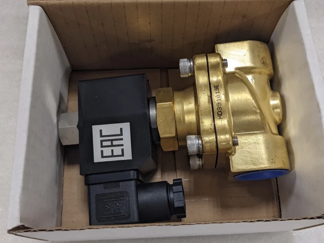 Соленоидный клапан электромагнитный 2W-40NK нормально закрытый, 1 1/2", 220V, латунь